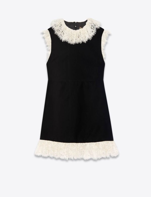 Puffed sleeves dress